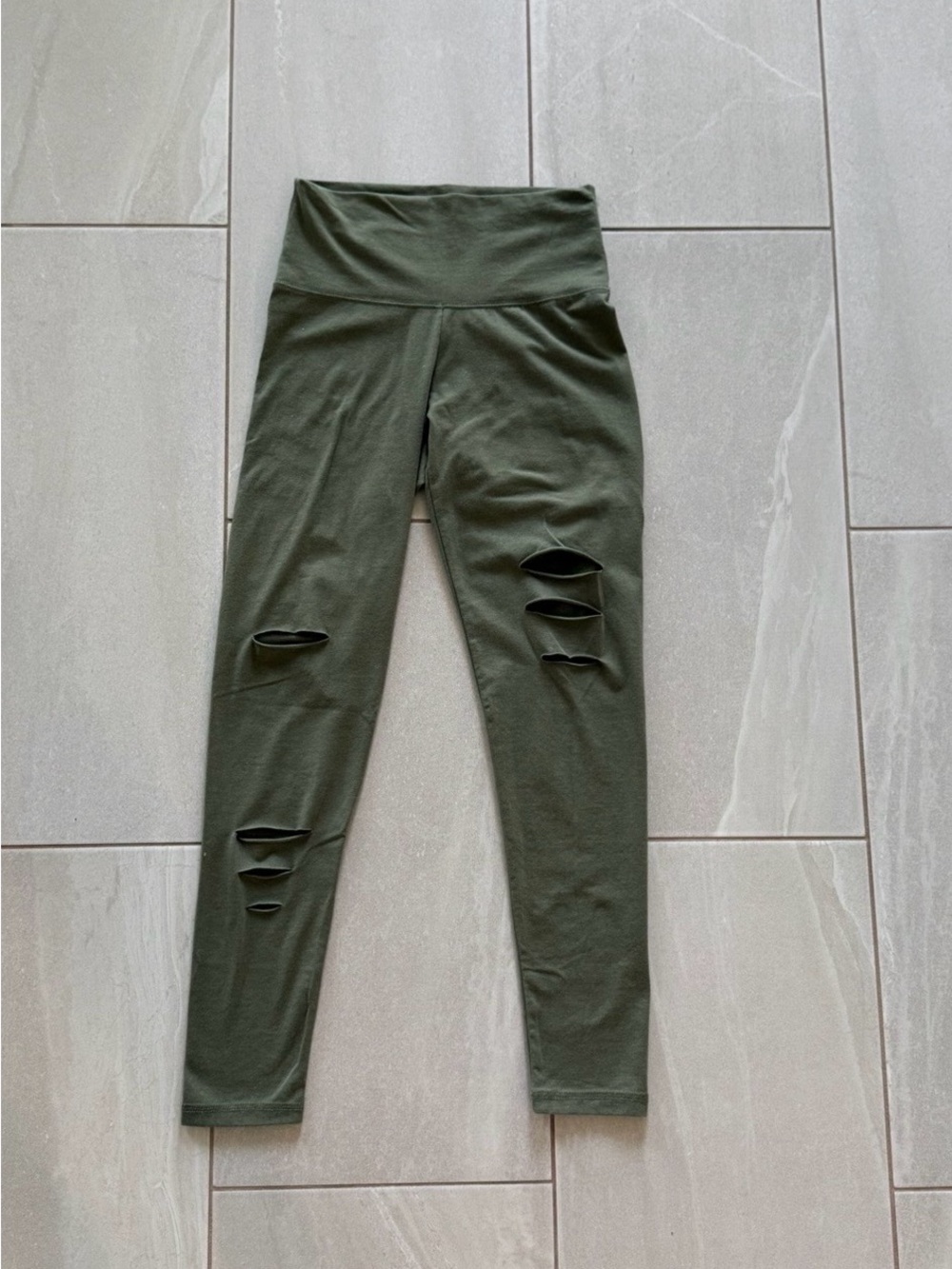 Aerie Chill Play Move Distressed Leggings Olive Green High Rise Size M